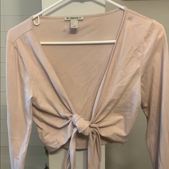 Long sleeve low cut crop top - Picture 1 of 3